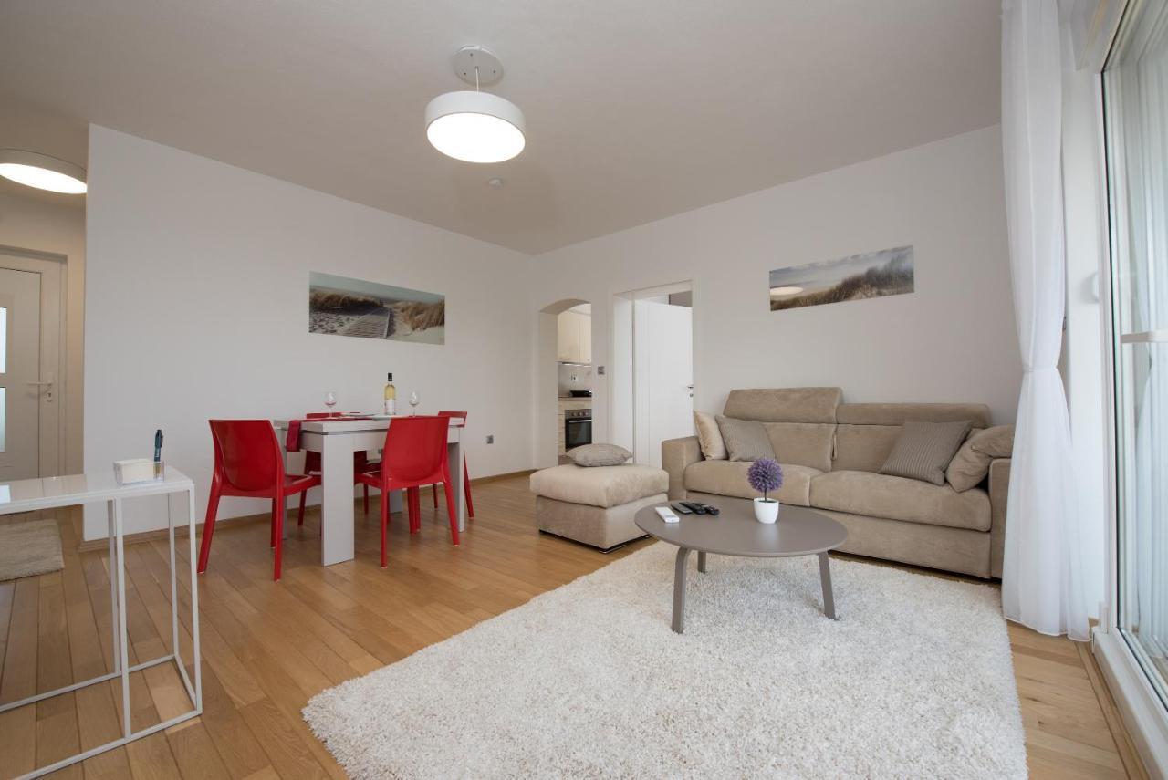 Apartmani Bilic คาสตาฟ ภายนอก รูปภาพ